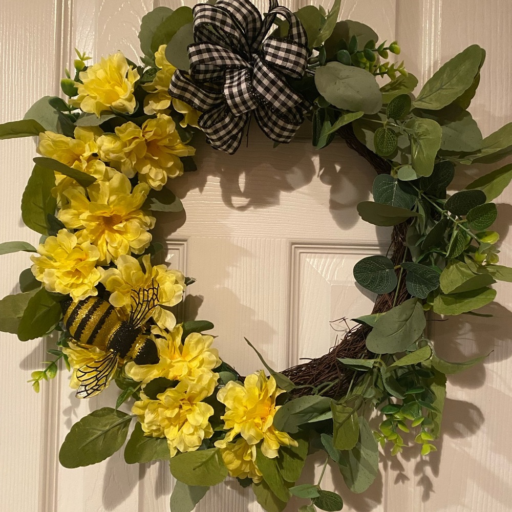 Bumble Bee Wreath